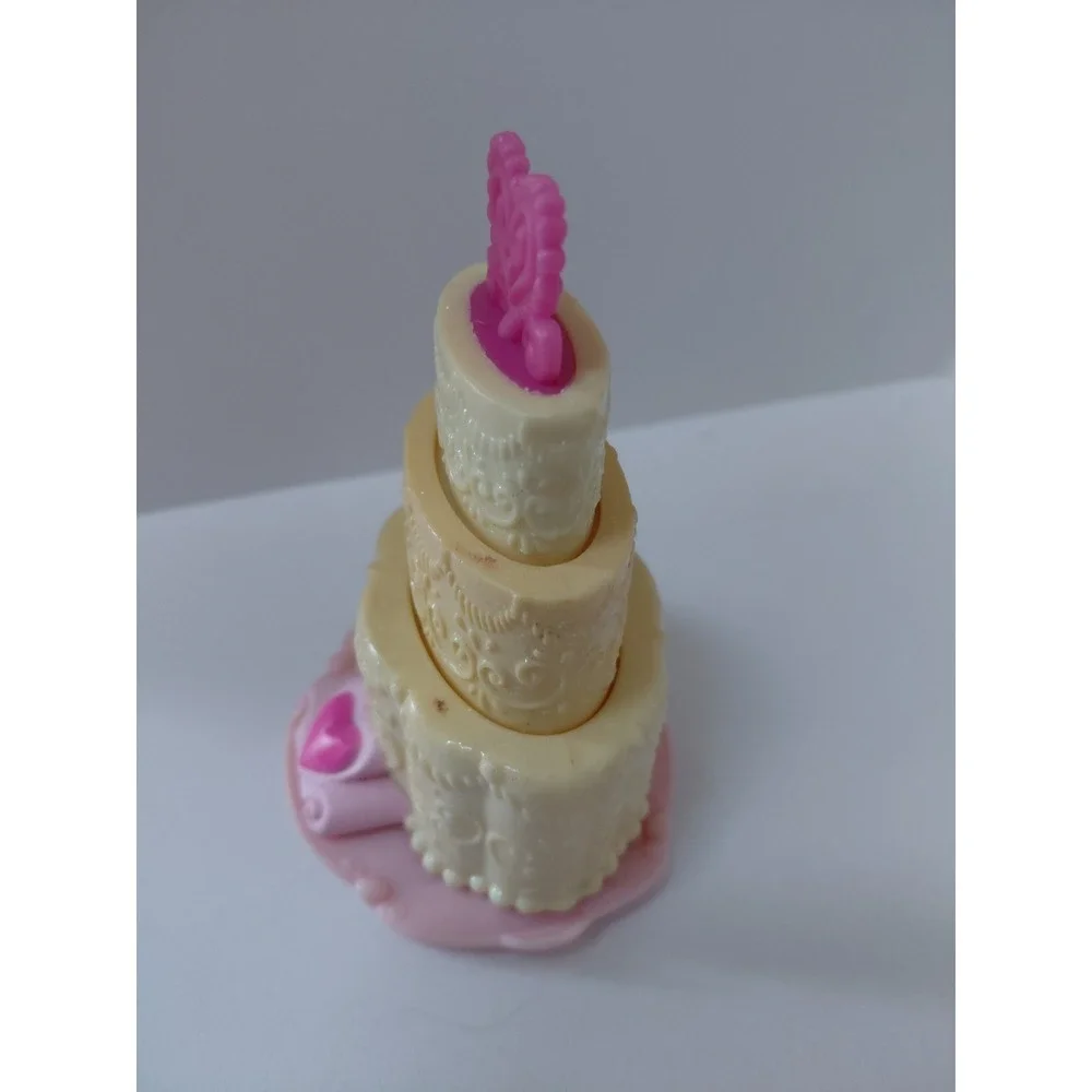 My Little Pony MLP G3 Celebration Castle Tiered Wedding Cake Yellow Pink VTG